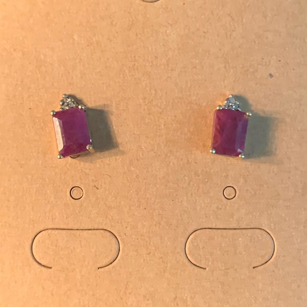 10KT GOLD RUBY & DIAMONDS STUDS - Picture 2 of 6